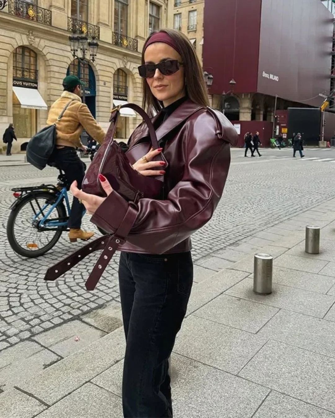 Cherry Lady – L’Attitude du Cuir, L’Élégance du Style