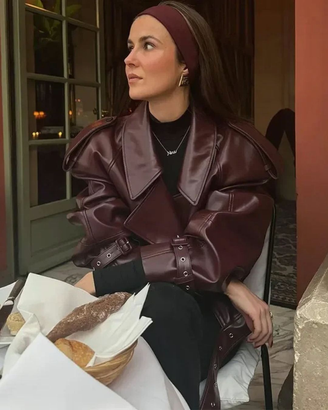 Cherry Lady – L’Attitude du Cuir, L’Élégance du Style