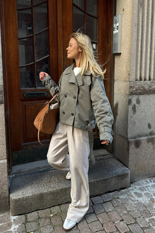 Tini | Trench-Coat Court à Double Boutonnage pour Femmes