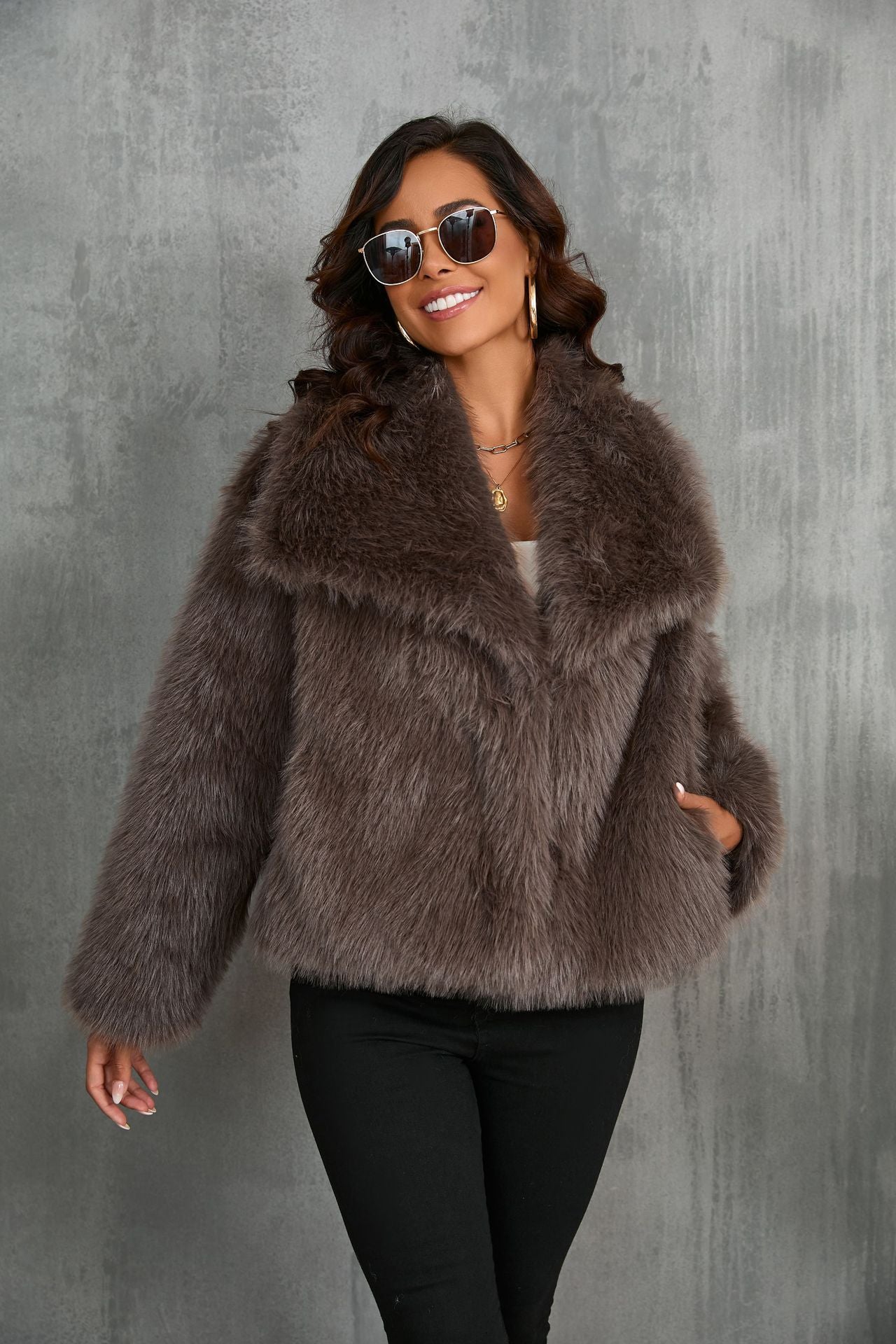 Leona - Veste en Fausse Fourrure Taupe Douillette pour Femmes