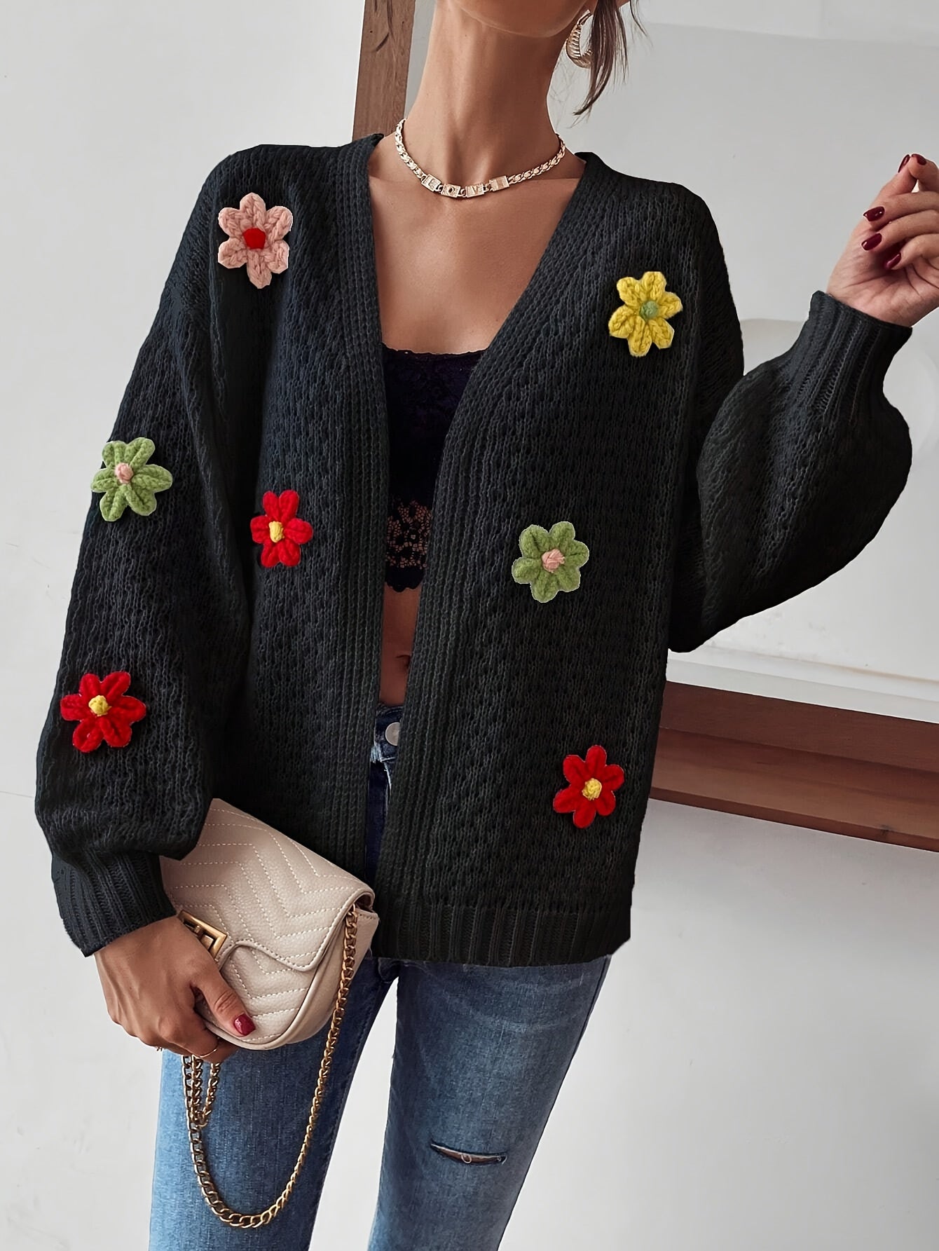 Hélvène | Cardigan en Laine Noire avec Broderie Florale 3D pour Femme, Élégant et Chaleureux