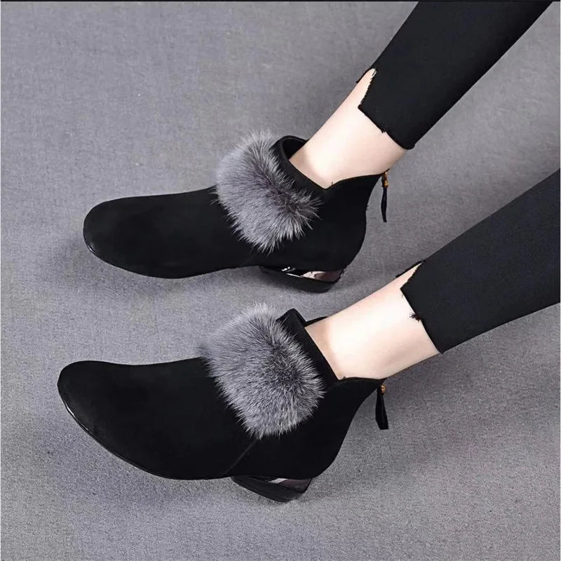 Mélisandre | Bottines Noires à Talons Bas avec Décor en Fourrure