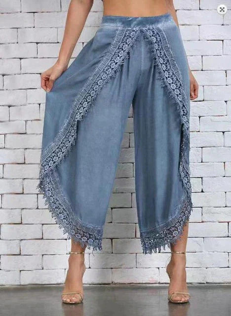 Héloïsa | Pantalon Évasé en Dentelle avec Coupe Irregulière et Taille Flexible