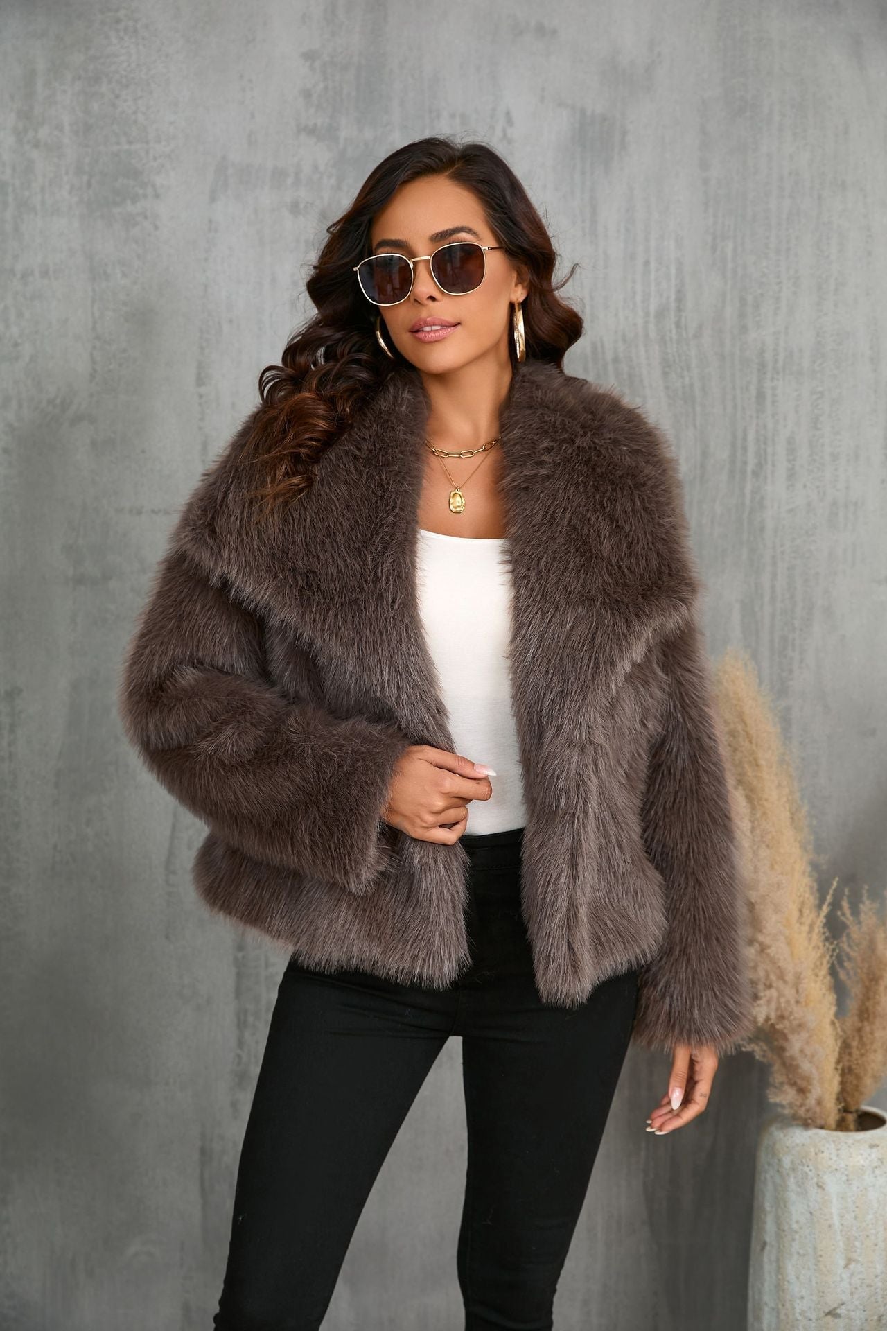 Leona - Veste en Fausse Fourrure Taupe Douillette pour Femmes