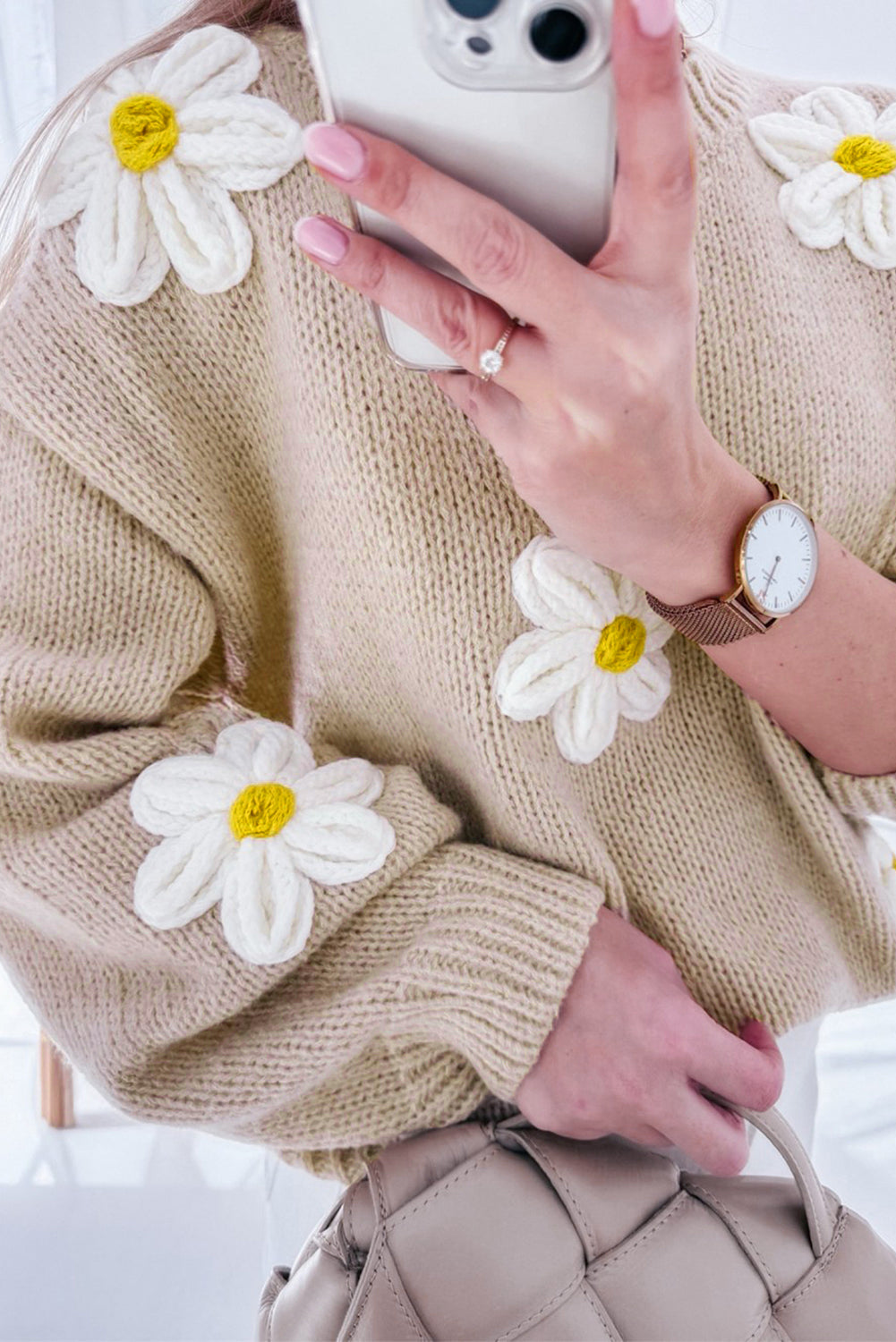 Pull en maille parcheminée à motif floral beige femmes